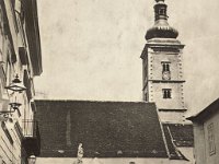 Crkva sv. Marka 1862. godina sa kipom Blažene Djevice Marije ispred južnog portala crkve. Grbovi na krovu postavljeni su tijekom obnove nakon potresa 1875.-1882. godine